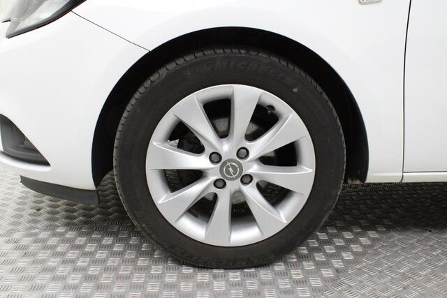 Opel CORSA 1.4 Favourite | airco | navigatie | pdc achter | carplay | cruise control | bluetooth telefoon