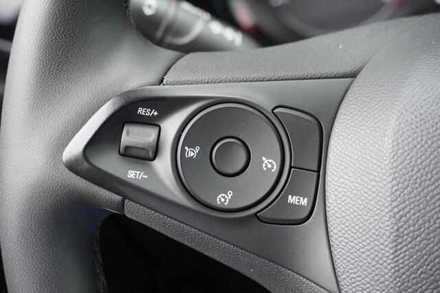 Opel CORSA 1.2 Edition / Parkeersensoren / Navigatie / Airco / Cruise Control