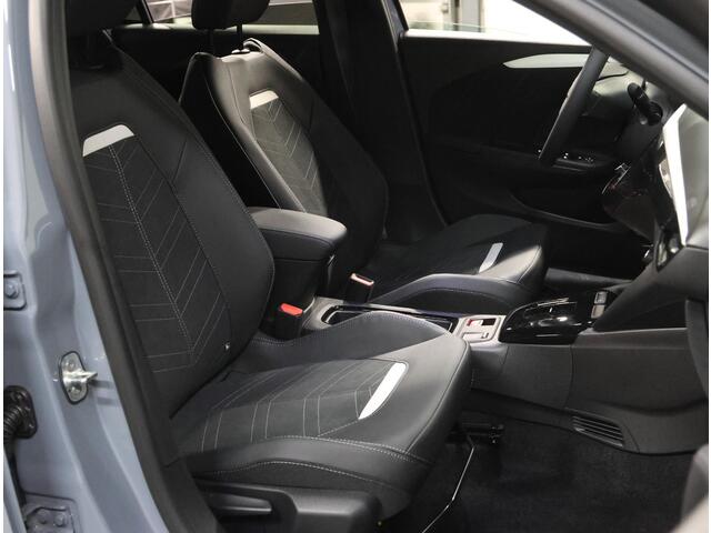 Opel CORSA 1.2 Turbo 110PK Hybrid Ultimate | 1ste eigenaar | AppleCarPlay/AndroidAuto | Massagestoel | Navigatie | Cruise Control | Climate Control | Keyless | Stoelverwarming | FULL LED | Camera | Isofix | Privacy Glass |