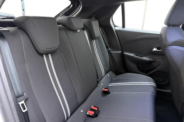 Opel CORSA 1.2 Turbo Hybrid GS Automaat | Navigatie via Carplay | Parkeersensoren voor en achter | Lichtmetalen velgen | Zwart dak | Cruise control