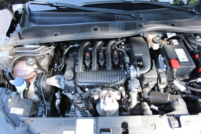 Opel CORSA 1.2 Elegance Met Spoiler pakket!!! Zeer Sportief!!!