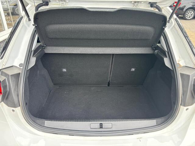 Opel CORSA 1.2 Edition | Apple Carplay | Parkeersensoren | Navi | Airco | Cruise