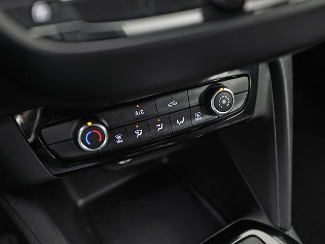 Opel CORSA 1.2 Sport Automaat (APPLE CARPLAY, GROOT NAVI, PARKEERSENSOREN, LEDER STUURWIEL, SPORTSTOELEN, LED KOPLAMPEN, LM VELGEN, CRUISE, NIEUWSTAAT)