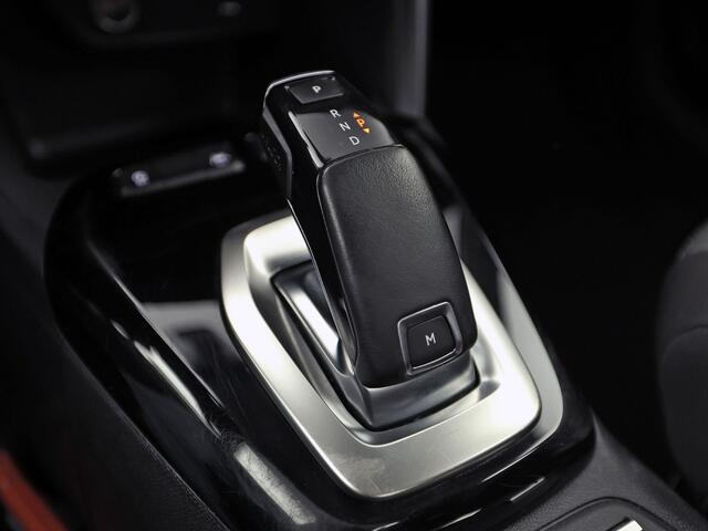 Opel CORSA 1.2 Sport Automaat (APPLE CARPLAY, GROOT NAVI, PARKEERSENSOREN, LEDER STUURWIEL, SPORTSTOELEN, LED KOPLAMPEN, LM VELGEN, CRUISE, NIEUWSTAAT)