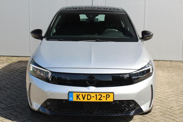 Opel CORSA 1.2-100pk Turbo Ultimate. In nieuwstaat verkerende Opel Corsa ! Autm. airco, cruise cntrl, lane assist, panoramadak, verwarmde stoelen, LM wielen, camera, pdc v+a, navigatie by Apple Carplay/Android auto, metallic, LED verl. etc.