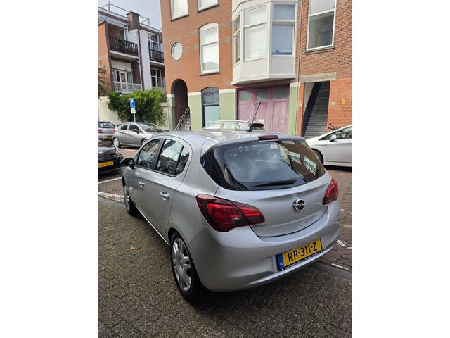 Opel CORSA 1.4 Favourite