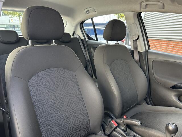 Opel CORSA 1.4 Favourite | Airco | Navigatie | Dealer onderhouden |