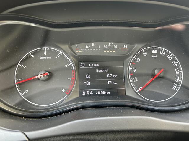 Opel CORSA 1.4 Favourite | Airco | Navigatie | Dealer onderhouden |