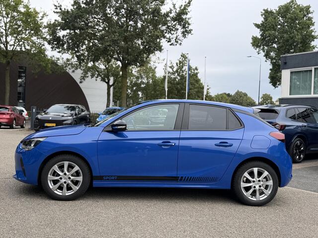 Opel CORSA 1.2 Edition Sport VAN €13.900,- VOOR €12.440,- | UW HERFSTVOORDEEL: €1.460,- | CAMERA | APPLE CARPLAY & ANDROID AUTO | CRUISE CONTROL | PDC | OPEL DEALER ONDERHOUDEN | ORIGINEEL NEDERLANDSE AUTO | ALL-SEASON BANDEN