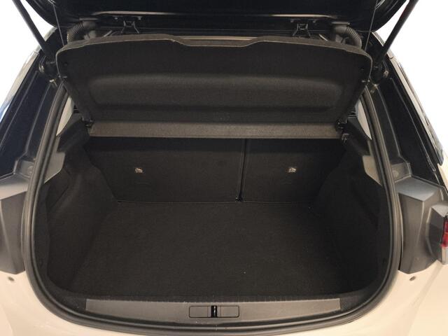 Opel CORSA 1.2 Elegance Stoel- & Stuurverwarming| Glazen Dak| Camera| PDC Voor & Achter| Apple CarPlay| Climate Control| LED
