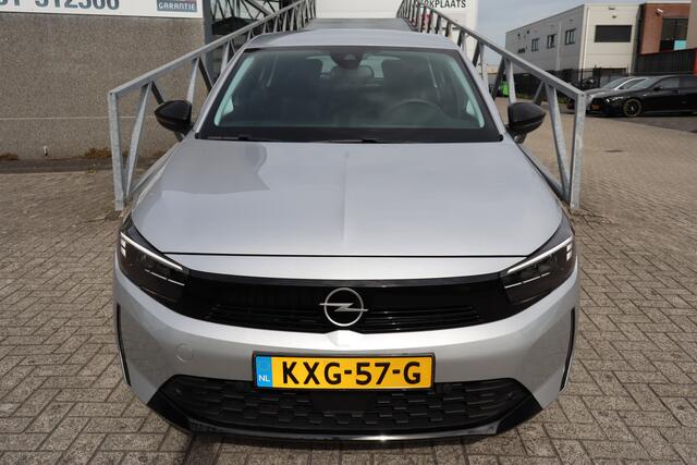 Opel CORSA 1.2 Turbo Hybrid Automaat/Apple carplay/Lane assist/Parkeersensoren/Airco/Licht metalen velgen
