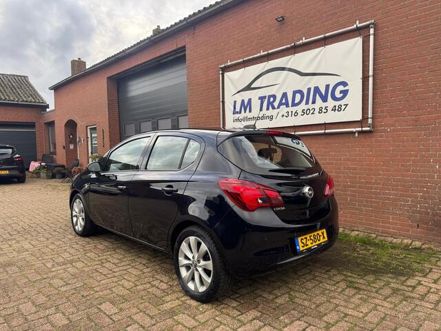 Opel CORSA 1.4 Favourite 5-DEURS NAVI LMV PDC CRUISE DAB+ DEALER ONDERHOUDEN! NAP! 2 SLEUTELS + BOEKJES
