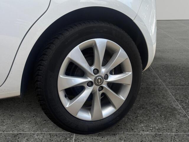 Opel CORSA Favourite 1.4 ECOTEC 90pk | ALL SEASON BANDEN | APPLE CARPLAY / ANDROID AUTO | CRUISE CONTROL | AUTOM. VERLICHTING | ISOFIX |