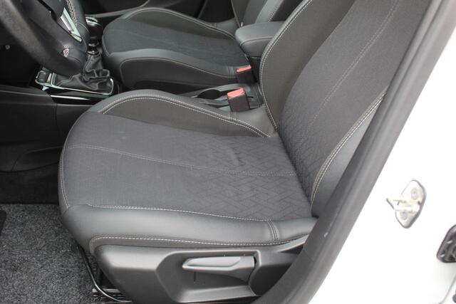 Opel CORSA 1.2 GS Line 100PK TURBO In nieuwstaat Opel Corsa ! Autm. airco, cruise cntrl, lane assist, panoramadak, verwarmde stoelen, LM wielen, camera, pdc v+a, navigatie by Apple Carplay/Android auto, metallic, LED verl. etc. – foto 5