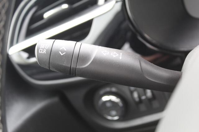 Opel CORSA 1.2 GS Line 100PK TURBO In nieuwstaat Opel Corsa ! Autm. airco, cruise cntrl, lane assist, panoramadak, verwarmde stoelen, LM wielen, camera, pdc v+a, navigatie by Apple Carplay/Android auto, metallic, LED verl. etc. – foto 9