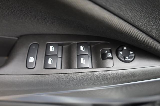 Opel Crossland 1.2 Edition CARPLAY DAB STUUR+STOELVERWARMING 2xPDC AIRCO ENZ!