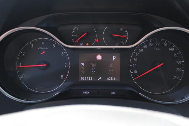 Opel Crossland 1.2 Turbo GS Line automaat | incl. 12 maanden garantie | Camera | Trekhaak | Dodehoek detectie | Apple carplay | Cruise control | Panoramadak | Parkeersensoren | Climate control | 16" velgen | LED koplampen | Keyless entry + go |