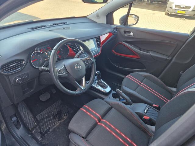 Opel Crossland 1.2 Turbo 130pk Automaat GS | Achteruitrijcamera | Navigatie | Climate control | Cruise control | Parkeersensoren | Lichtmetalen velgen | Getinte ramen