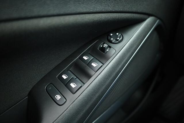 Opel Crossland 1.2 Turbo Elegance | Pano | Camera | Navi | Dodehoekdet. | Apple CarPlay