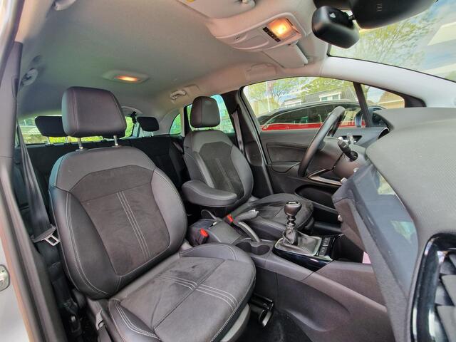 Opel Crossland 1.2 Turbo Ultimate Level 4 | Navigatie | Full LED | Climate & Cruise Control | Camera | Keyless Entry & Start | 17'' LM Velgen