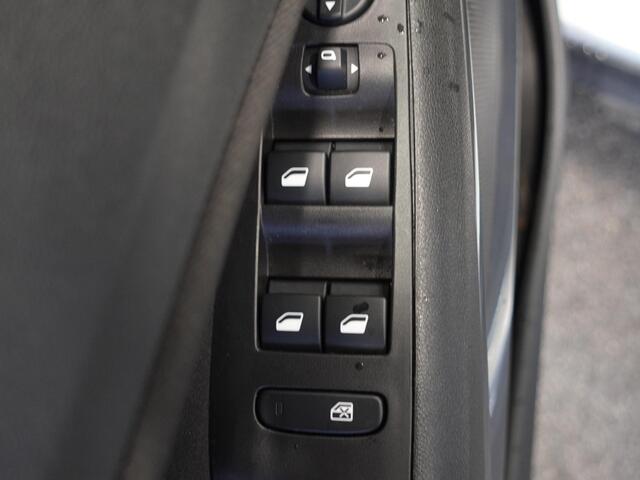 Opel Crossland 1.2 Turbo 130pk Automaat Elegance | Navigatie | Apple Carplay/Android Auto | Camera | Parkeersensoren | Cruise Control | Stoel- en Stuurverwarming | Keyless Entry | Climate Control | Getinte ramen