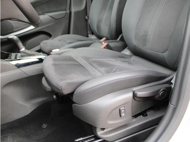 Opel Crossland 1.2T AUTOMAAT 130 ULTIMATE NAVI/CAMERA/TREKH./PANODAK