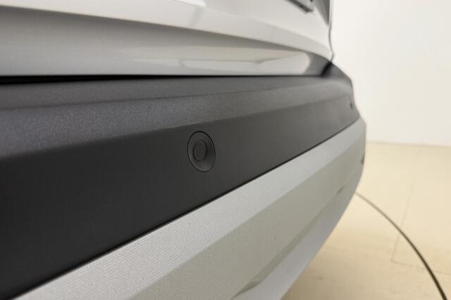 Opel Crossland 1.2 Turbo GS Line | Navigatie | Climate & Cruise Control | Achteruitrijcamera | Parkeersensoren | LMV | Beide stoelen in hoogte te verstellen | Led verlichting