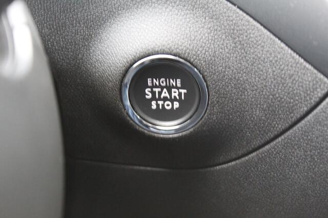 Opel Crossland 1.2-110pk Turbo Ultimate. Mooie en luxe hoogzitter met weinig km's ! Volautm. airco dual, cruise control, camera, comfortstoelen, metallic lak, LM wielen, navigatie, telefoonvoorb., LED verlichting etc.