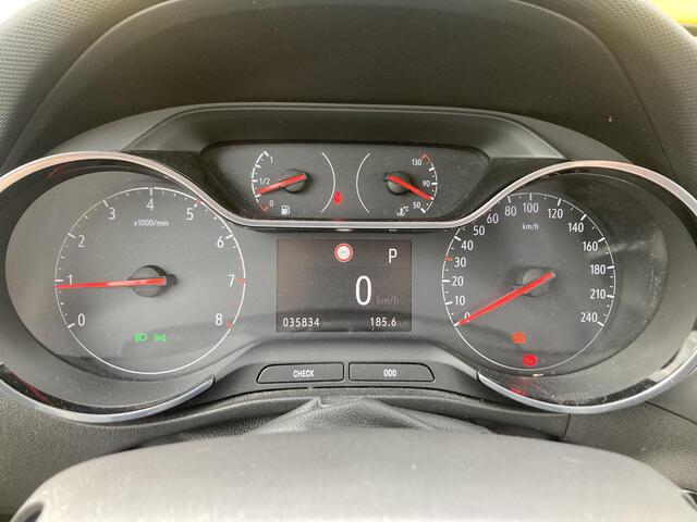 Opel Crossland 1.2 Turbo 130pk Automaat Elegance | Navigatie | Trekhaak | Climate control | Cruise control | Camera | Keyless | Parkeersensoren | 17" Lichtmetalen velgen