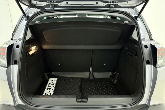 Opel Crossland 1.2 Turbo Elegance 110 Pk | Trekhaak | Navigatie | Verwarmd voorruit | Stoel & Stuurverwarming | AGR Stoel | Camera | Hoge instap