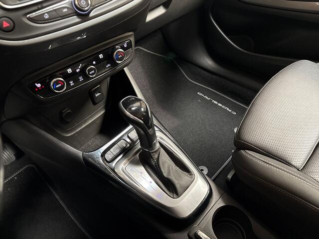 Opel Crossland 1.2 Turbo Elegance Automaat (APPLE CARPLAY, LEDER, CLIMATE, STUUR/STOELVERWARMING, SPORTSTOELEN, GETINT GLAS, LED KOPLAMPEN, NIEUWSTAAT)