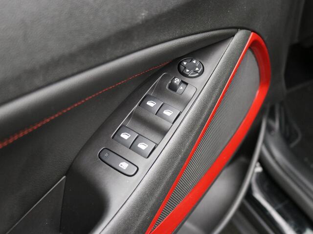 Opel Crossland 1.2 Turbo Level 4 / Automaat / Climate Control / Apple Carplay / Dodehoek Detectie / Cruise Control / Dealeronderhouden / 1ste Eigenaar / NL Auto /