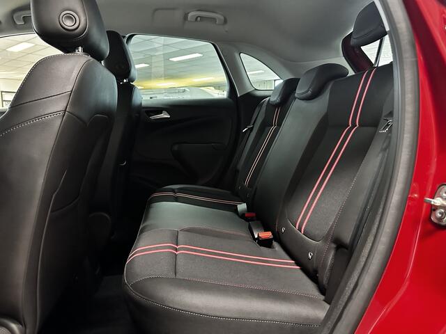 Opel Crossland 1.2 Turbo GS Line/ Two-Tone/ 16'' LMV/ Camera/ Dode-Hoek DET./ Half-Leder/ Apple + Android/ LED Koplampen/ Camera/ Sportstoelen/ Clima/ Cruise/ Bluetooth/ Multi. LEDER. Stuur/ Mistl./ PDC V+A.