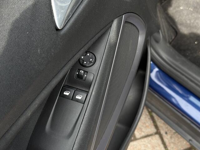 Opel Crossland 1.2 slechts 50.447km!! 1 e eigenaar! Ndl auto! NIEUW MODEL!! | Rijstrooksensor | Airco | DAB | Cruise Control | Elekt. Ramen | RIJKLAARPRIJS INCL 12 MAANDEN GARANTIE EN BEURT