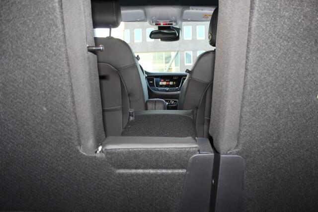 Opel Crossland 1.2-110pk Turbo 'Elegance'. Mooie en luxe hoogzitter ! Volautm. airco dual, cruise control, camera, comfortst., LM wielen, navigatie, telefoonvoorb., lane- en side assist, pdc v+a, LED verl., trekhaak etc.