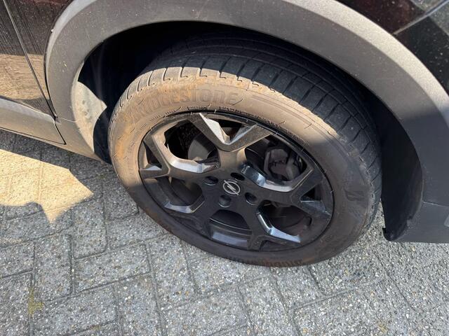 Opel Crossland 1.2 Turbo GS Line | 130pk | Navigatie | 49.000km | 17" Lichtmetalen Velgen |