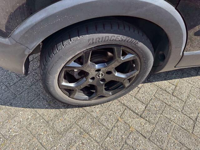 Opel Crossland 1.2 Turbo GS Line | 130pk | Navigatie | 49.000km | 17" Lichtmetalen Velgen |