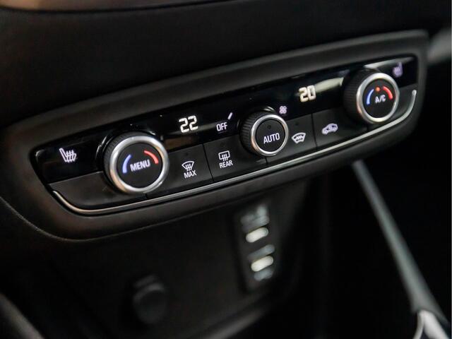 Opel Crossland X 1.2 Turbo Innovation Sport Automaat (APPLE CARPLAY, GROOT NAVI, STUUR/STOELVERWARMING, GETINT GLAS, KEYLESS, LEDER, SPORTSTOELEN, CRUISE, PARKEERSENSOREN, NIEUWSTAAT)