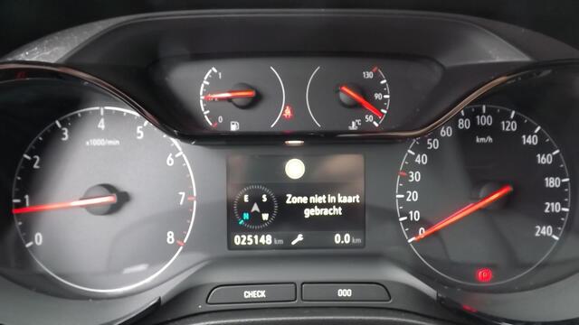 Opel Crossland X 1.2 Innovation Navigatie, Apple Carplay/Android auto, Hoge instap, Parkeersensoren
