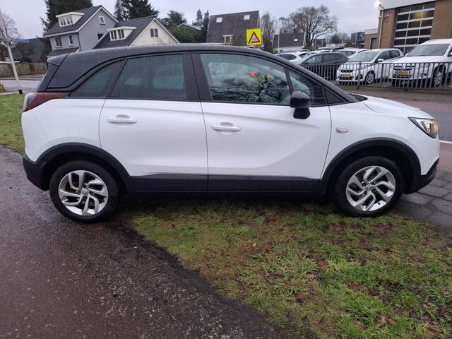 Opel Crossland X 1.2 T. Online Ed.