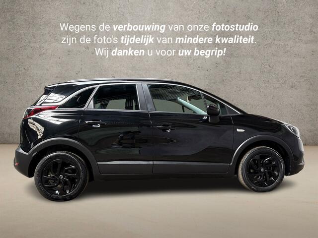 Opel Crossland X 1.2 Turbo Innovation (APPLE CARPLAY, BLACK PACK, NAVIGATIE, CLIMATE, KEYLESS, LEDER, SPORTSTOELEN, GETINT GLAS, LED KOPLAMPEN, PARKEERSENSOREN, NIEUWSTAAT)