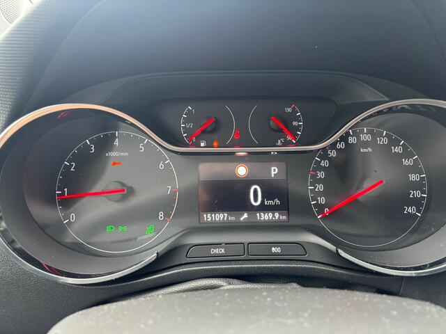 Opel Crossland X BWJ 2018 | 1.2T 111PK Innovation AUTOMAAT | TREKHAAK | CLIMA | CAMERA A | NAVI | CARPLAY | PDC | SPORTSTOELEN |