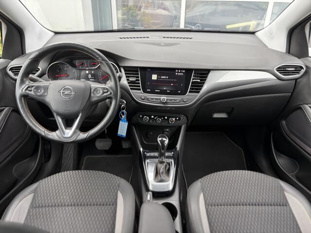 Opel Crossland X 1.2 Turbo Innovation 110pk | Automaat | Nieuwe distributieriem | Achteruitrijcamera | Apple Carplay/Android Auto | Cruise control | Navigatiesysteem full map | Parkeersensor voor en achter | Trekhaak met afneembare kogel | Voorstoelen verwarmd | Zeer nett