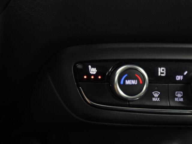 Opel Crossland X 1.2 Turbo Innovation Sport Automaat (APPLE CARPLAY, GROOT NAVI, CLIMATE, STUUR/STOELVERWARMING, SPORTSTOELEN, LEDER, GETINT GLAS, PARKEERSENSOREN, NIEUWSTAAT)