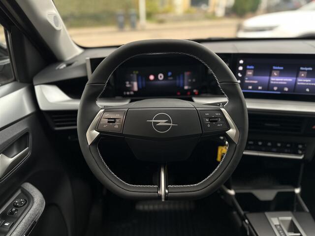 Opel FRONTERA 1.2 Turbo Hybrid GS 145PK Navi/Camera /stoel+stuur en Voorruitverwarming.