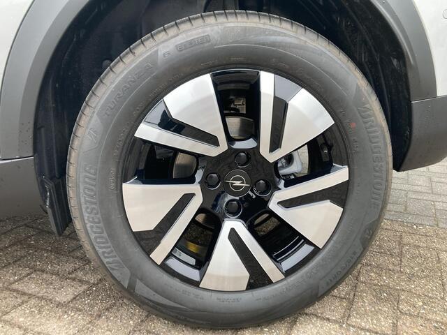 Opel FRONTERA 1.2 Turbo Hybrid GS | Navigatie | Camera | DEMO | Cruise Control | Parkeersensoren voor + achter | Climate Control | Stoel/ Stuur & Voorruitverwarming | 7 Persoons |