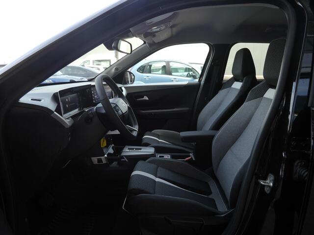 Opel FRONTERA Electric GS 44 kWh | Demo | Navigatie | Achteruitrijcamera | Cruise control | Stoel en stuurverwarming | Verwarmbare voorruit | Lichtmetalen velgen | Extra getint glas