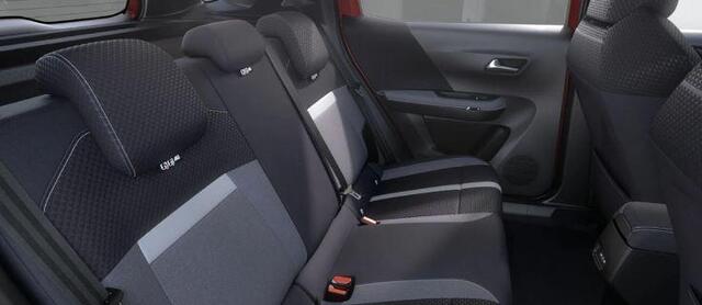 Opel FRONTERA Electric Edition 44 kWh | NIEUW! | ¤5.000,- Inruilpremie! | TOT 8 JAAR GARANTIE! | PRIVE LEASE VANAF ¤419,- PER MAAND |