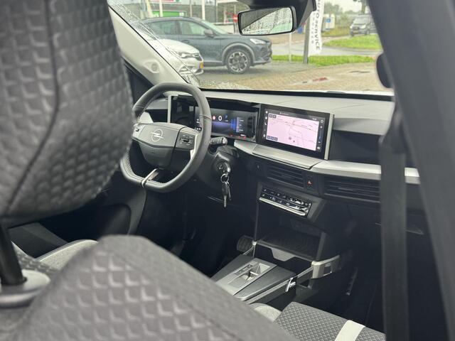 Opel FRONTERA 1.2 Turbo Hybrid GS Uiteraard als nieuw, rijklaar en voorzien Opel fabrieksgarantie | Climate | Stoel en stuurverwarming | LMV met all season | Cruise control | Full LED | Fabrieksnavigatie | Draadloos Carplay | We zijn officieel Opel dealer!