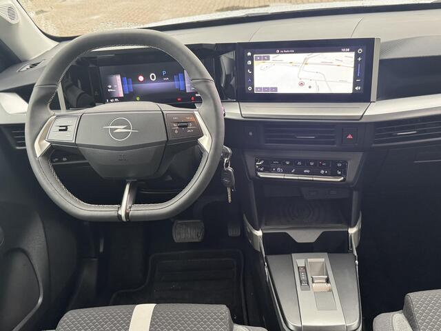 Opel FRONTERA 1.2 Turbo Hybrid GS Uiteraard als nieuw, rijklaar en voorzien Opel fabrieksgarantie | Climate | Stoel en stuurverwarming | LMV met all season | Cruise control | Full LED | Fabrieksnavigatie | Draadloos Carplay | We zijn officieel Opel dealer!